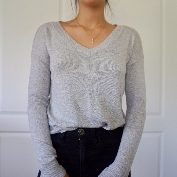 LIGHT GREY LONG SLEEVE - Picture 5 of 8